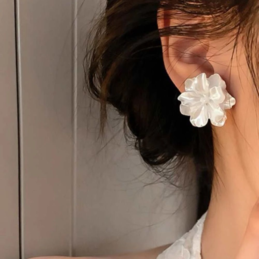 3for$20 NEW Flower Design Stud Earrings
